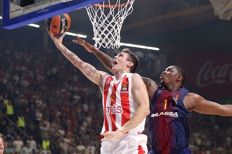 Crvena Zvezda porazila Barcelonu v zápase druhého kola mužskej EuroLigy.