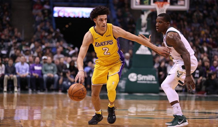 Dvadsaťročný Ball najmladším hráčom s triple-double v histórii