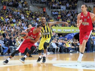 Olympiakos vyhral na palubovke Feneru, Miláno vo Valencii, obaja až po predĺžení