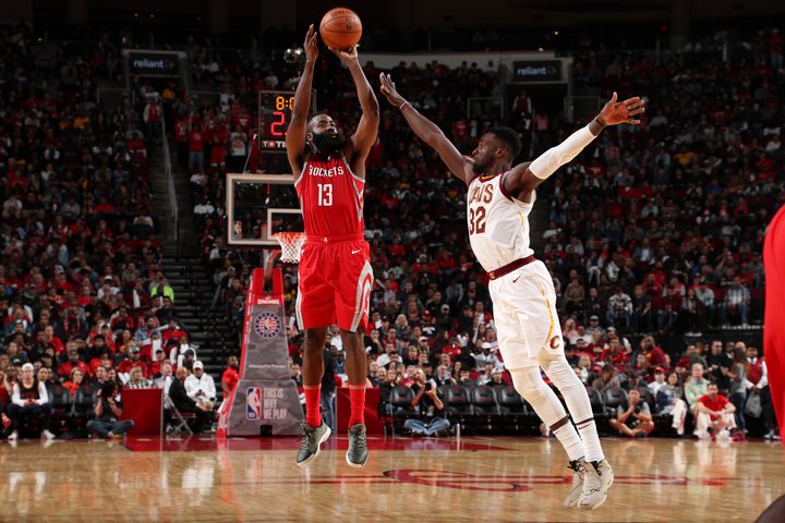 Hráčmi týždňa James Harden a LeBron James