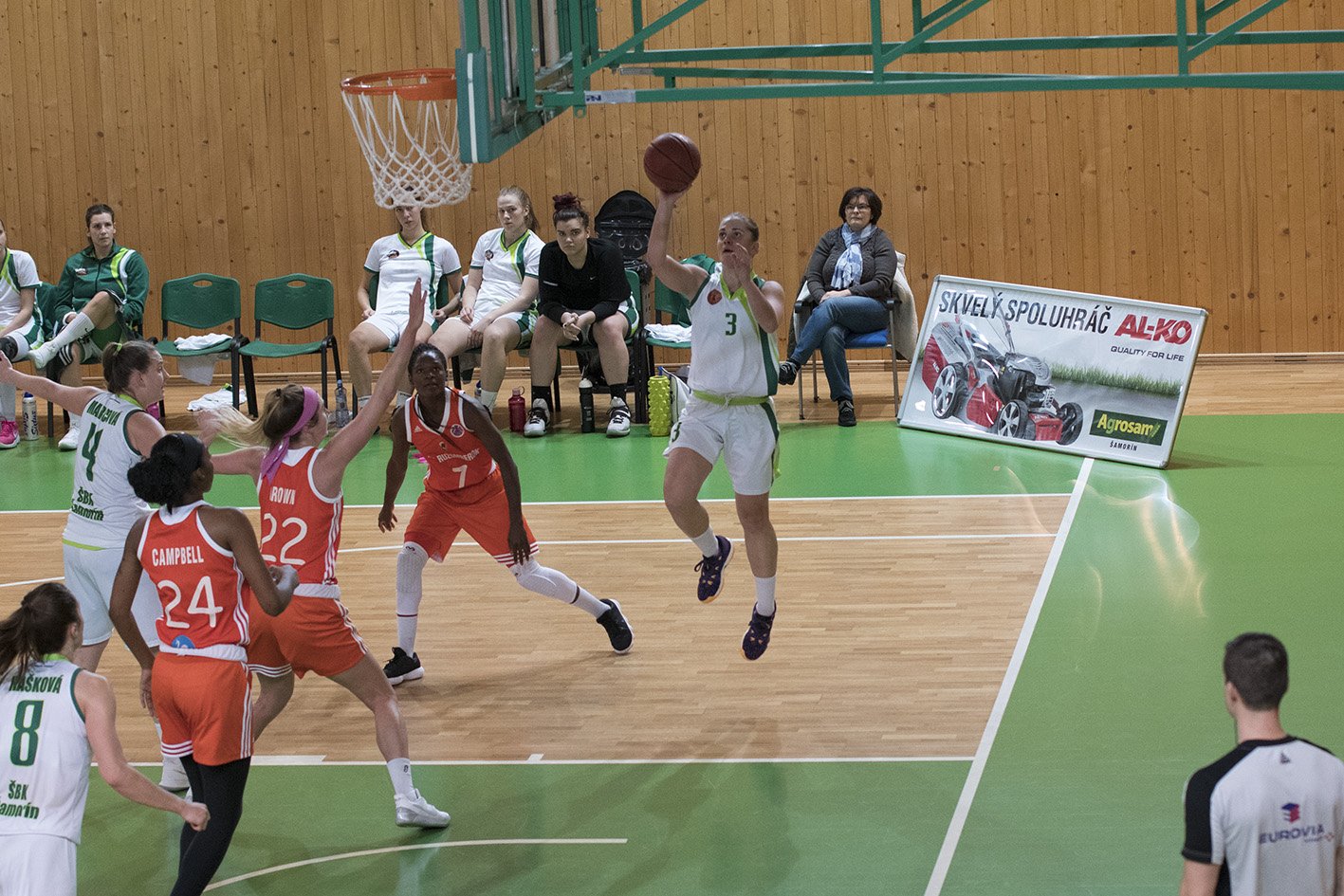 Ruže vyhrali v Šamoríne, Čajky v Bystrici