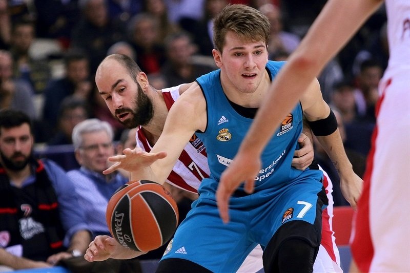 Luka Dončič nastrieľal v Pireu 33 bodov, no Real prehral po predĺžení