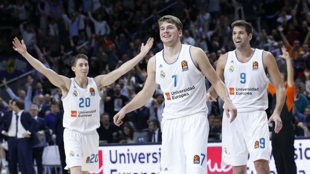 Na čo siahne, to sa mu podarí. Dončić premenil neuveriteľnú strelu cez celé ihrisko