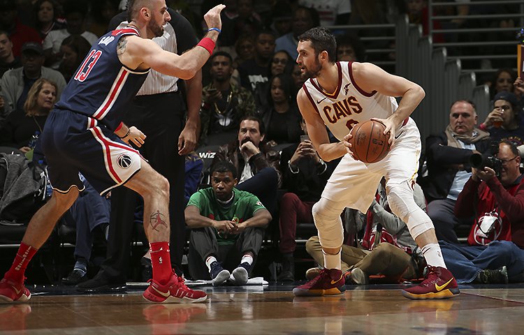 Cleveland opäť víťazne, LeBron James s tretím triple-double po sebe