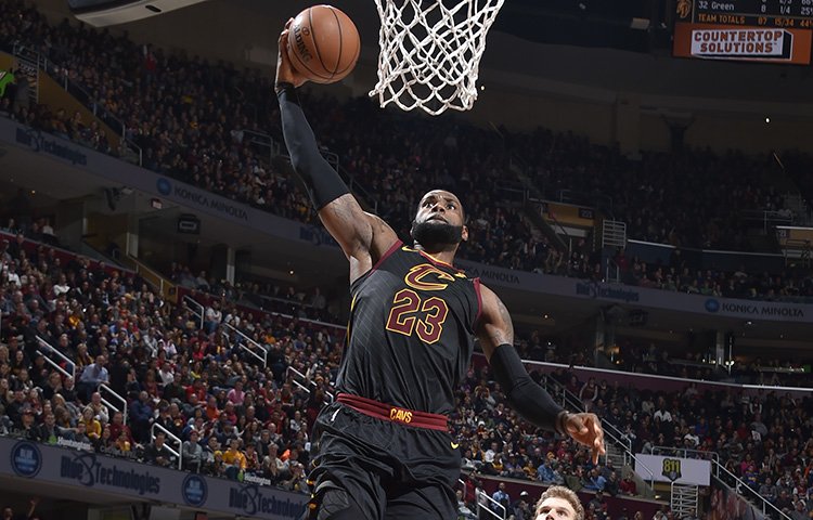 Cleveland a Toronto s víťazstvami, Boston opäť prehral