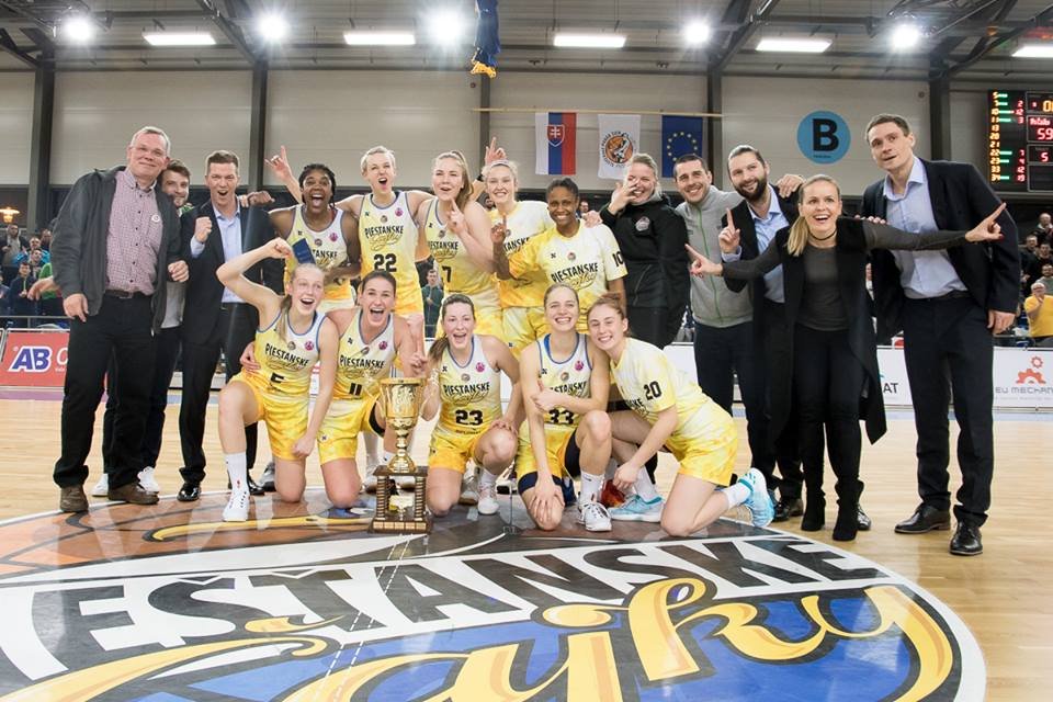 Slovenský pohár opäť v Piešťanoch. Obhája Čajky trofej?