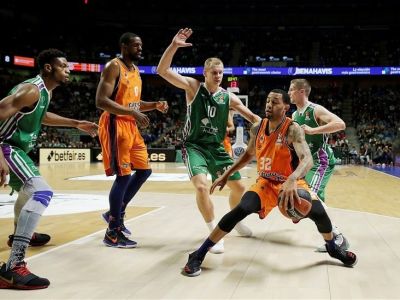 Erick Green získal víťazstvo pre Valenciu, keď premenil záverečné trestné hody