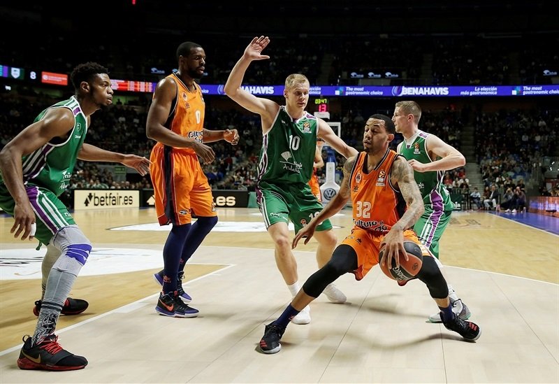 Erick Green získal víťazstvo pre Valenciu, keď premenil záverečné trestné hody