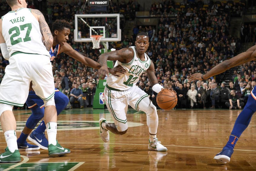 Boston bez Irvinga zdolal New York, prvý triple-double Terryho Roziera