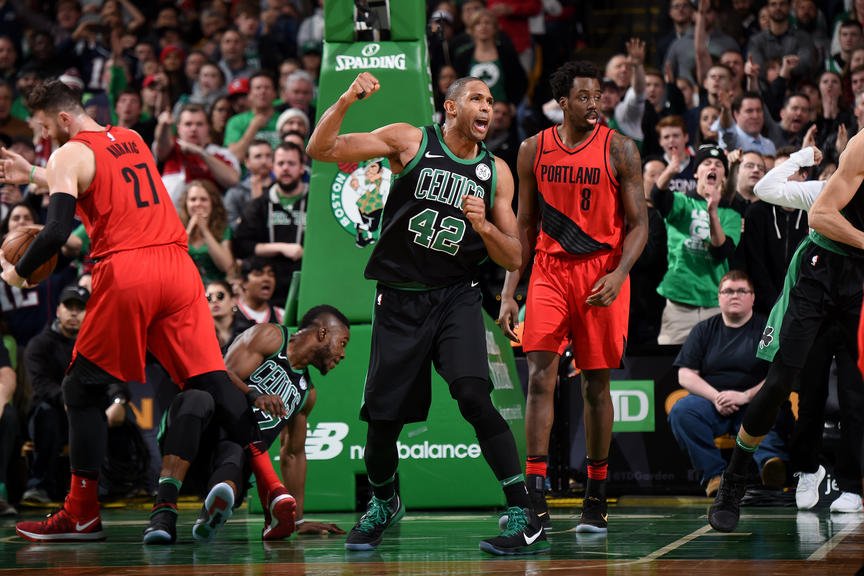 Boston doma tesne zdolal Portland, v závere rozhodol Horford