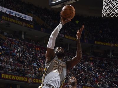 LeBron James parádnym výkonom doviedol Cleveland k víťazstvu