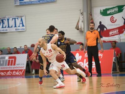 Analýza: Tomič nahadzoval a Adams zakončoval, Komárno zlomilo Svit v tretej štvrtine