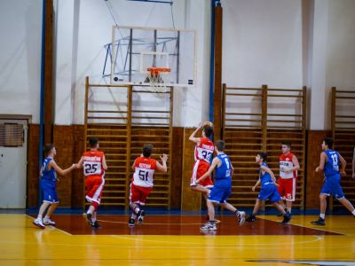 Basketbalisti ŠBK Handlová bez jedinej prehry s fantastickou atmosférou na domácich zápasoch !