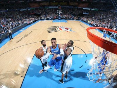 Oklahoma City zdolala San Antonio, 19. triple double Westbrooka v sezóne