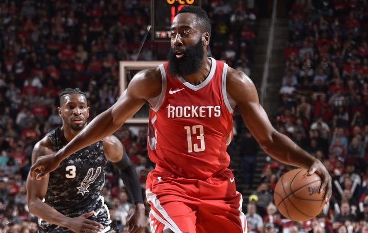 Houston aj Portland víťazne, návrat Jenningsa v drese Milwaukee