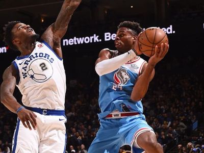 Golden State doma podľahol Sacramentu, Toronto naďalej víťazne