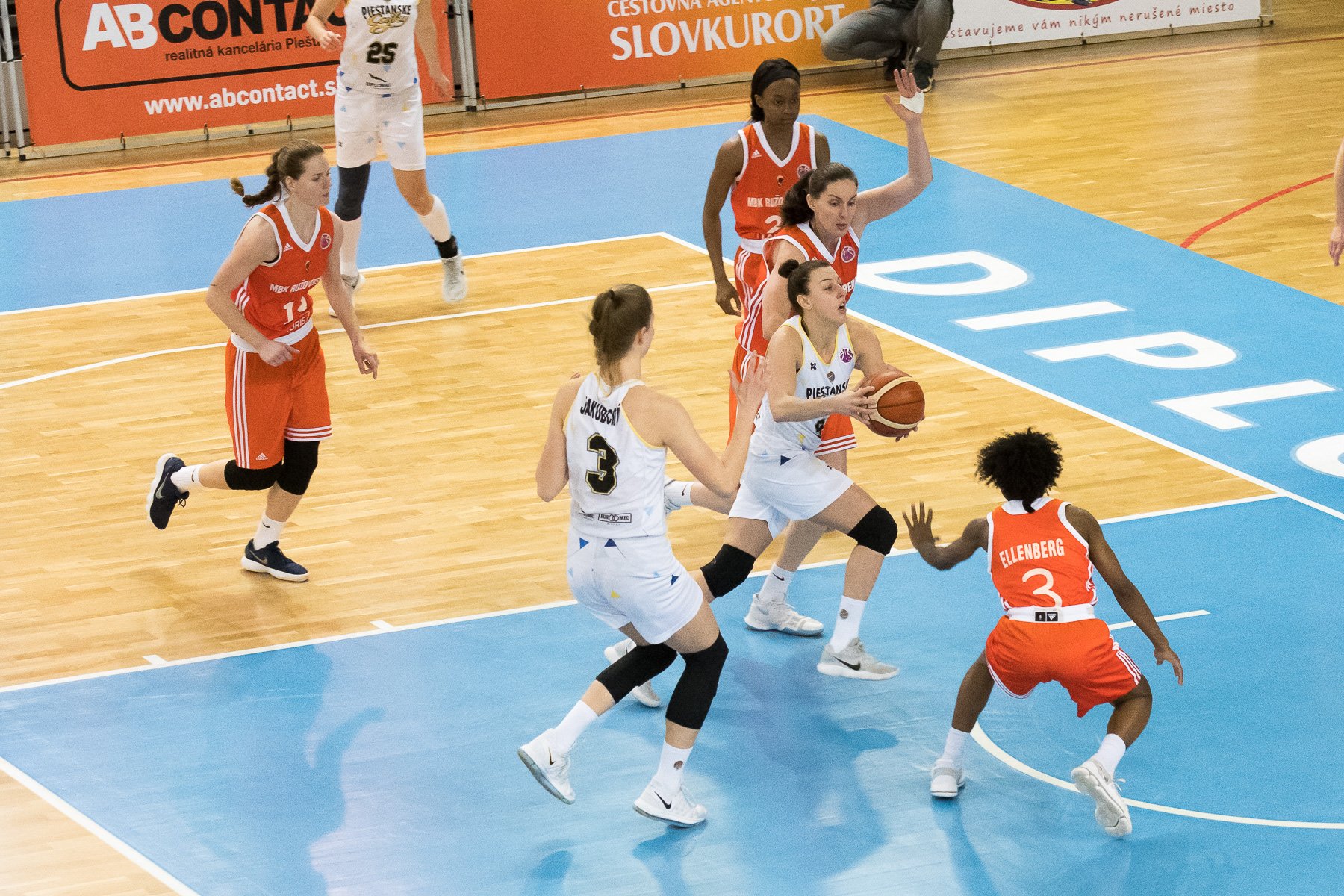 Piešťany nestačili na Ružomberok, GOOD ANGELS Košice vyhrali so Šamorínom