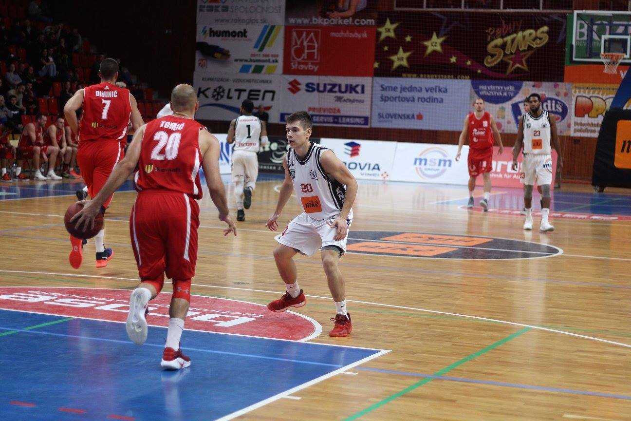 VIDEO+ONLINE: Začína sa najvyrovnanejšie play off za posledné roky. Kto uspeje na úvod?
