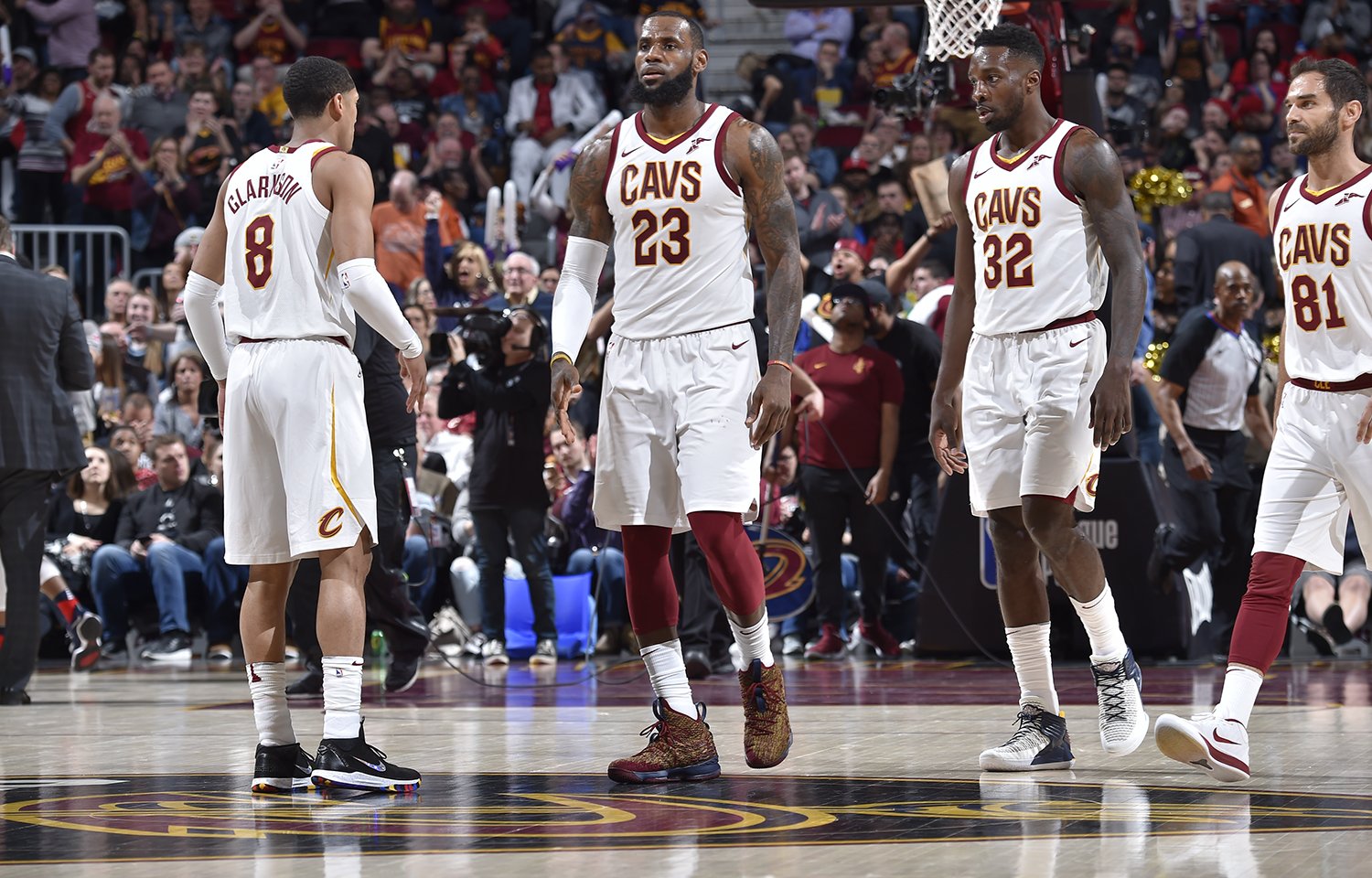 LeBron prekonal Michaela Jordana, jedenásty triumf Houstonu v rade