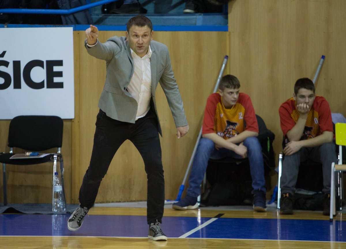 KB Košice vs. BC Prievidza, tréner Čurovič (Foto: Jäzva)