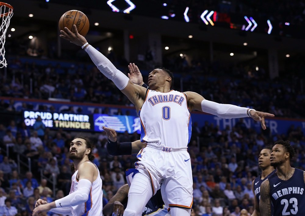 Neuveriteľný Westbrook obhájil triple-double, mladíci preskočili LeBrona Jamesa