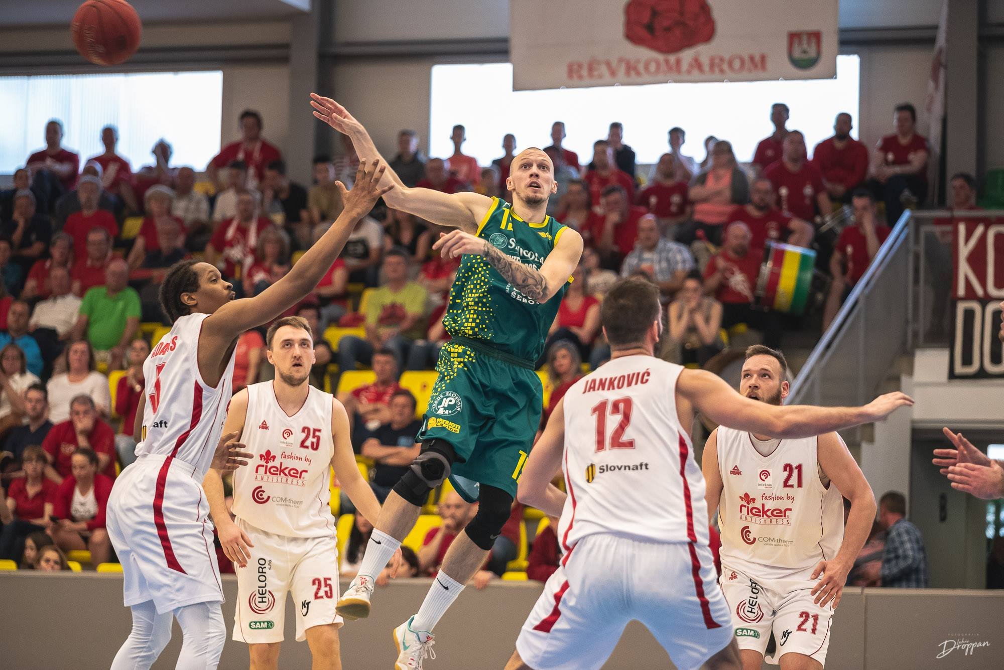 Galašou Patriotov v Komárne, Bachan: Rozhodla naša obrana