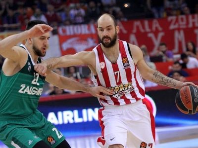 Olympiakos uspel v druhom zápase a zrovnal stav série