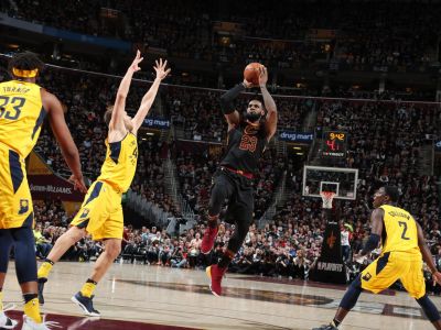 LeBron poslal Cleveland do konferenčného semifinále, Harden výrazne pomohol Houstonu