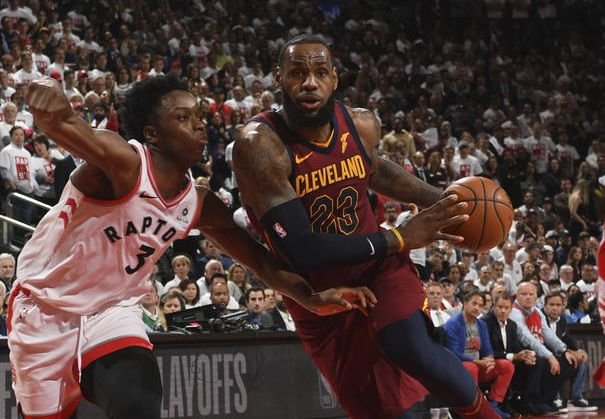Cleveland triumfoval v Toronte, víťazný návrat Stephena Curryho po zranení