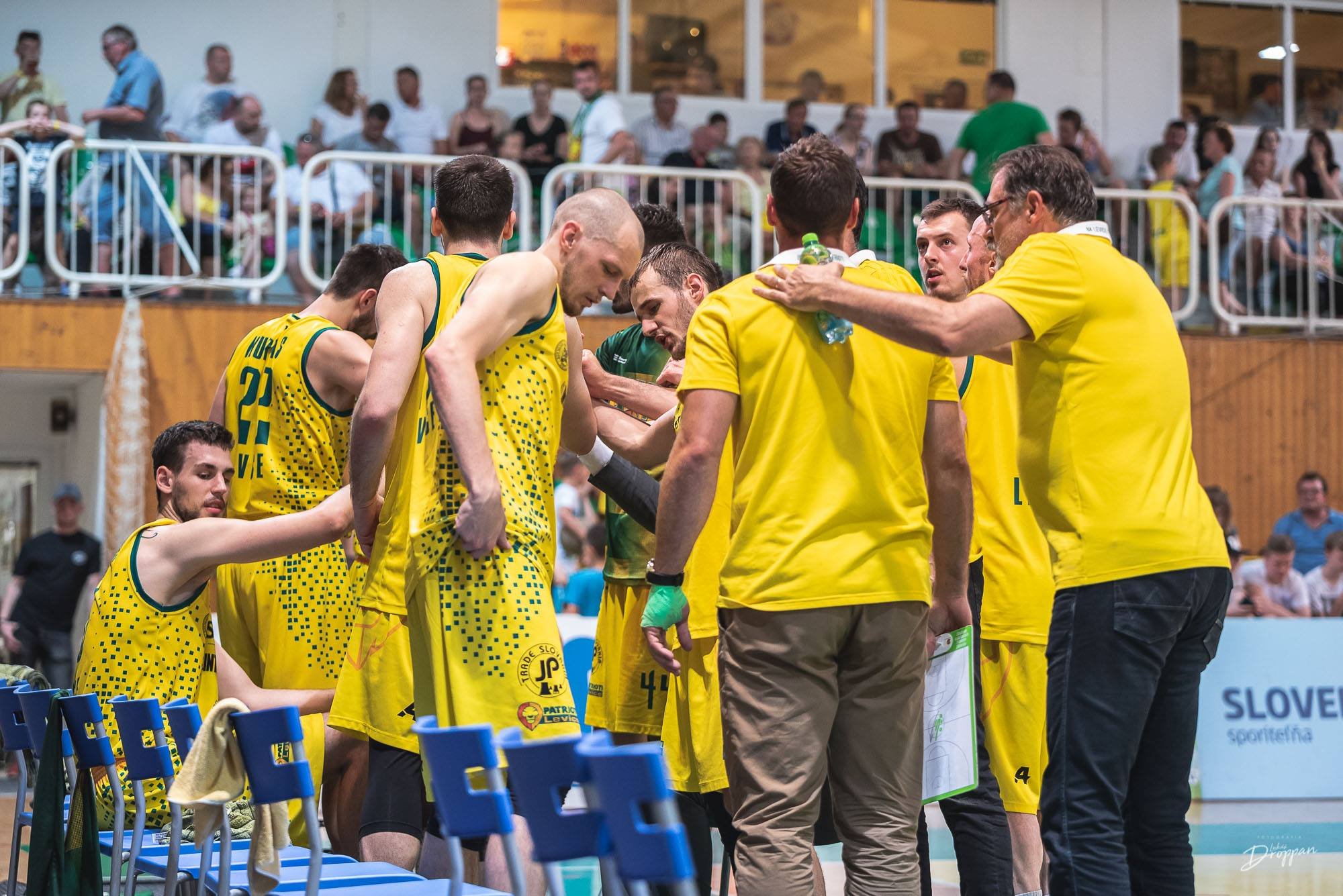 Z dna na vrchol. Basketbal u nás prežil kvôli fanúšikom, vraví strojca levického úspechu