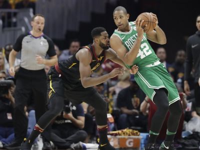 VIDEO Cleveland sa konečne zobudil, padali mu trojky a rostrieľal Boston