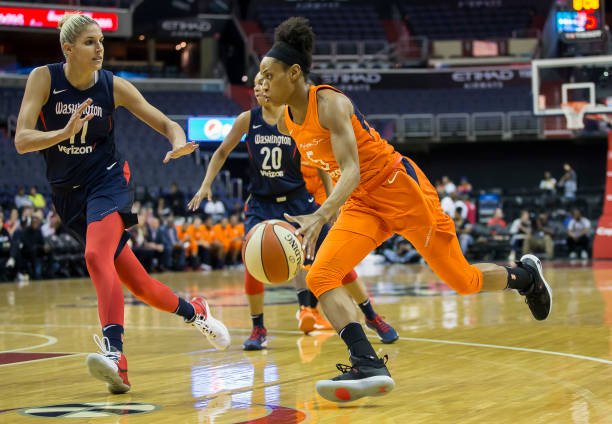 Mystics doma zdolali Sun, Kristi Toliver prispela 14 bodmi