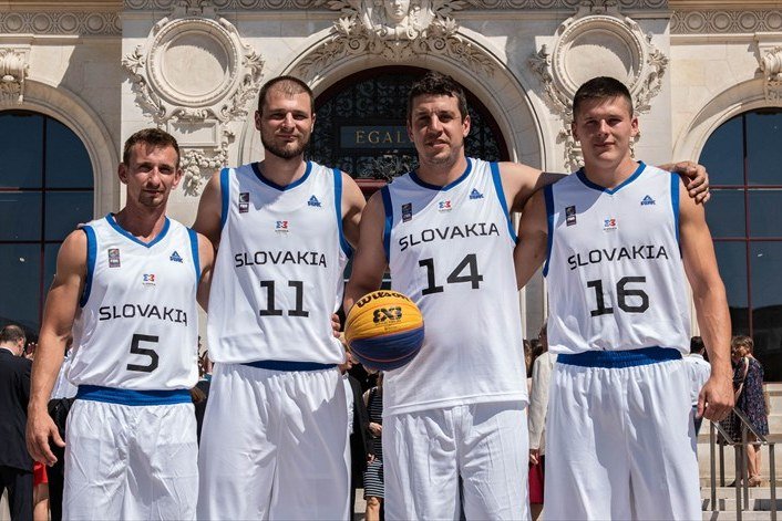 Slovenským reprezentáciám v 3×3 basketbale sa nepodarilo postúpiť na septembrové majstrovstvá Európy