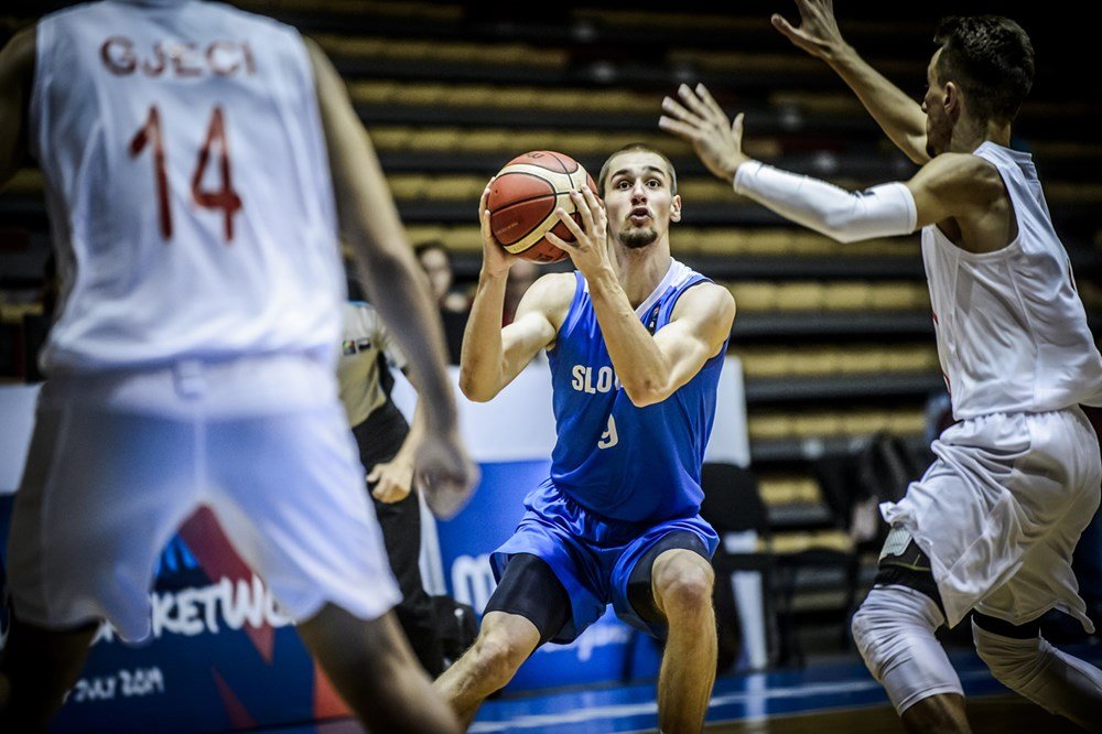 Slováci zdolali Azerbajdžan 109:69 a zahrajú si o 17. miesto