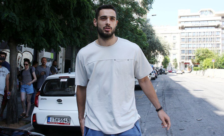 Prestúpil k najväčšiemu rivalovi, Papapetrou vymenil Olympiakos za Panathinaikos