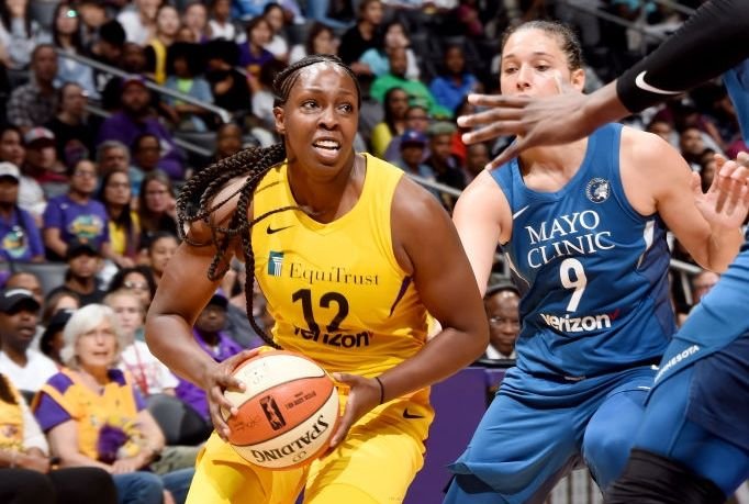 Sparks v prvom kole play off WNBA vyradili obhajkyne titulu Lynx