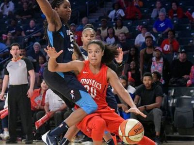 Washington prehral v 2. semifinále v Atlante 75:78, Toliver s 16 bodmi