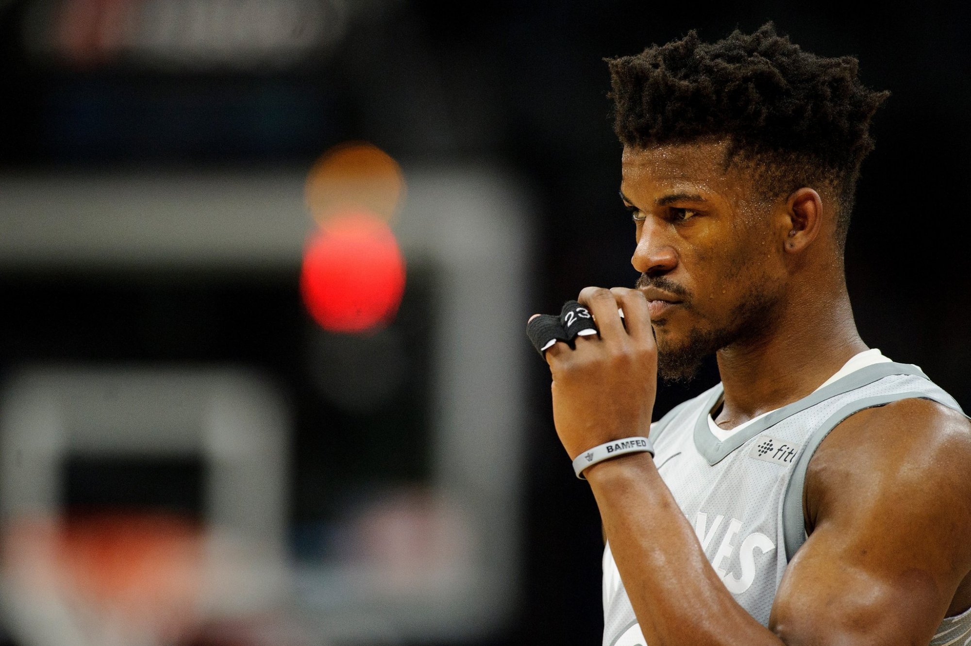 Hviezda NBA sa búri, nechce hrať v Minnesote, ale klub sa nevie dohodnúť na jej výmene