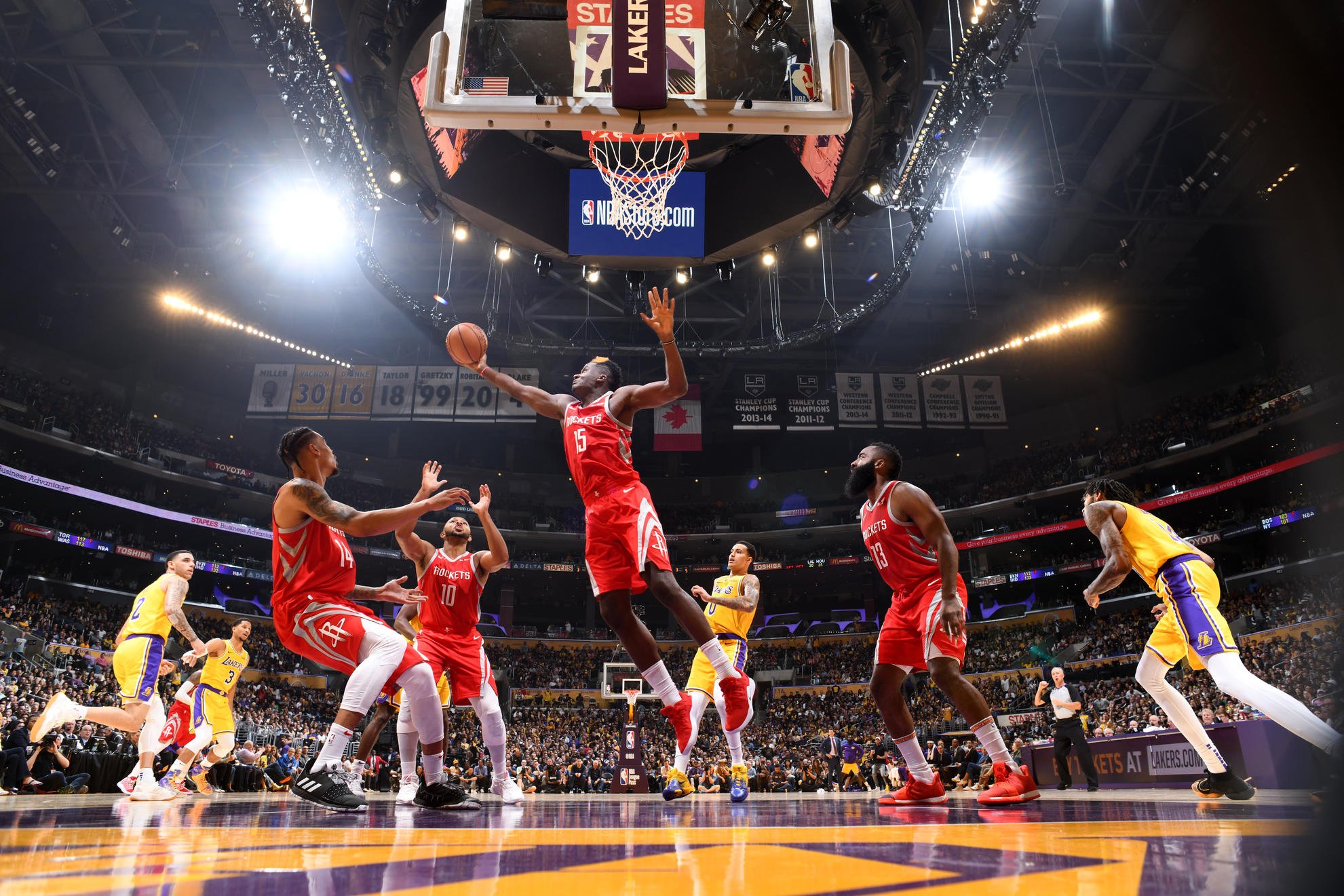 VIDEO: LeBron a jeho Lakers prehrali s Rockets