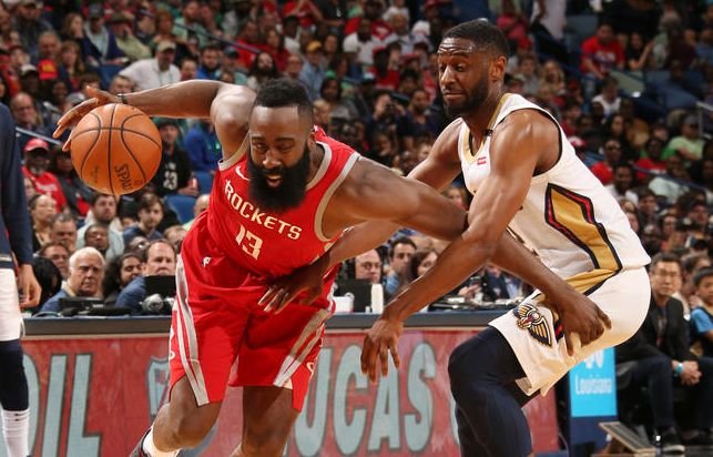 Víťazný návrat Hardena, Houston vyhral v Chicagu