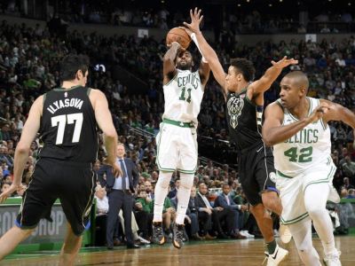 Trojková kanonáda Bostonu (24) a prvá prehra Milwaukee v sezóne