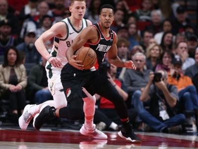 VIDEO: Milwaukee na západe narazilo a podľahlo Portlandu