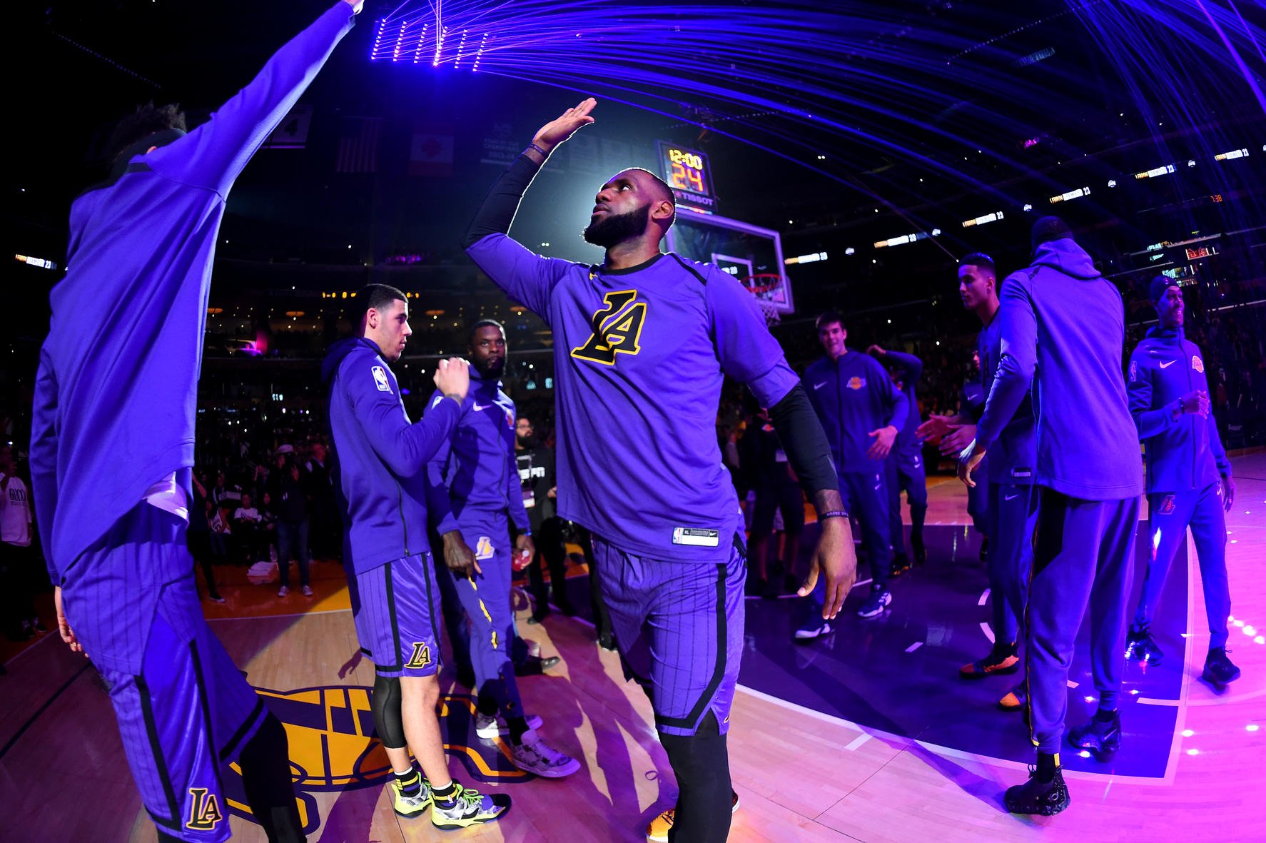 LeBron James s 31 425 bodmi pred legendárneho Wilta Chamberlaina