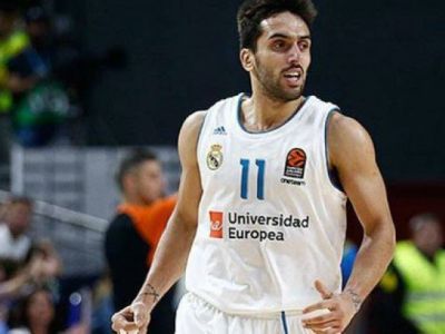 VIDEO Hviezda Realu Madrid opäť trafila famózny buzzer beater cez celé ihrisko