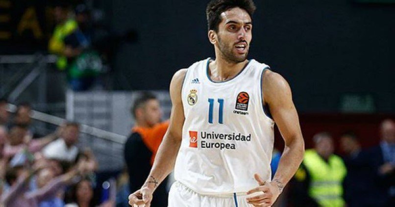 VIDEO Hviezda Realu Madrid opäť trafila famózny buzzer beater cez celé ihrisko