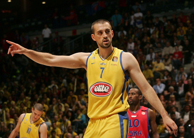 Triple-double v Eurolige? Dokázal to len jeden muž, a hneď dvakrát. V Pezinku si ho dobre pamätajú