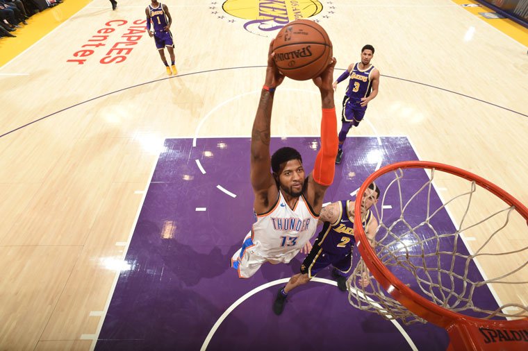 VIDEO: LA Lakers prehrali doma s Oklahomou City, 115. triple-double Westbrooka v kariére