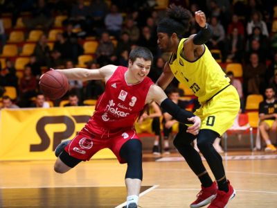 Skvelých 48 hodín v podaní Komárna. Zdolalo úradujúceho šampióna i lídra tabuľky