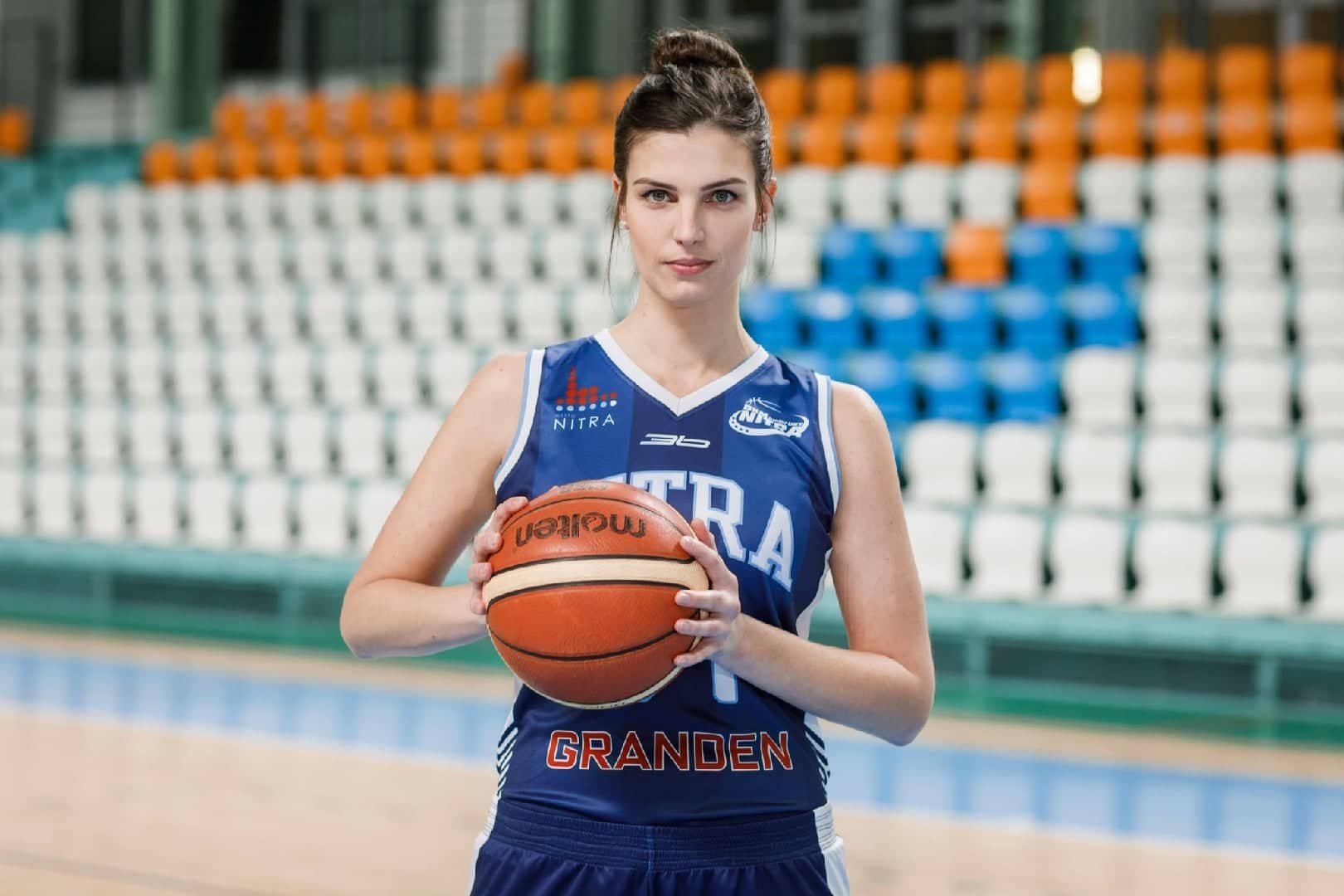 Nitrianka Zentková: Je príjemné po dlhom pracovnom dni večer vymeniť lodičky za basketbalové tenisky