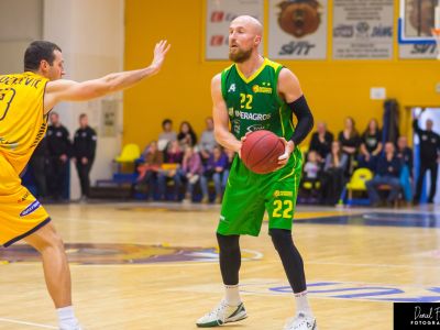 Timeout: Každý chvíľku ťahal pílku. Vo Svite sa hral výborný basketbalový zápas